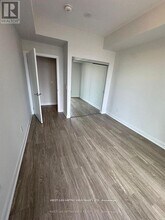 430 Square One Dr in Mississauga, ON - Building Photo - Building Photo
