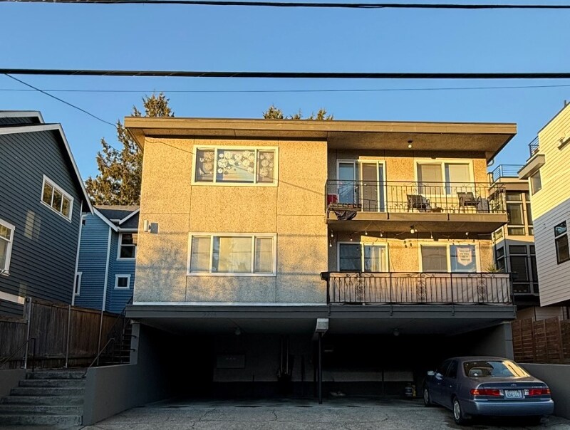 2216 NW 59th St in Seattle, WA - Building Photo