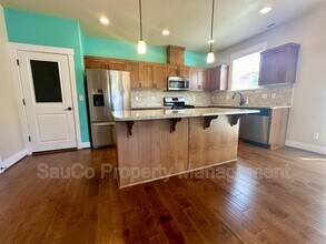 456 SW 203rd Terrace in Beaverton, OR - Building Photo - Building Photo