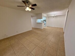 5720 Rock Island Rd in Tamarac, FL - Building Photo - Building Photo