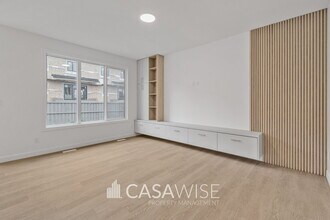 22128-22194 94 Ave NW in Edmonton, AB - Building Photo - Building Photo