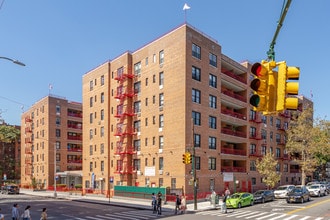 94-25 57th Ave in Elmhurst, NY - Foto de edificio - Building Photo