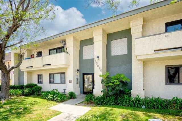 16226 Vanowen St-Unit -207 in Los Angeles, CA - Foto de edificio