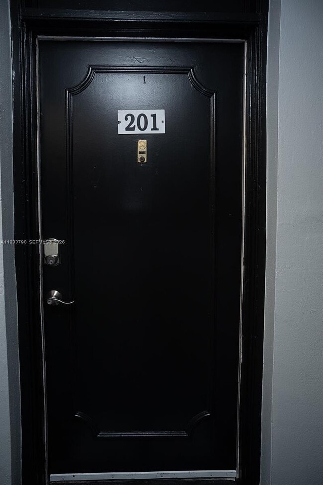 2861 NW 47th Terrace in Lauderdale Lakes, FL - Building Photo - Building Photo