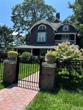 80 Ocean Ave in Islip, NY - Building Photo - Building Photo