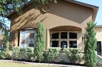 Lakeshore Apartments photo'