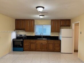 326 N 61st Terrace in Hollywood, FL - Building Photo - Building Photo