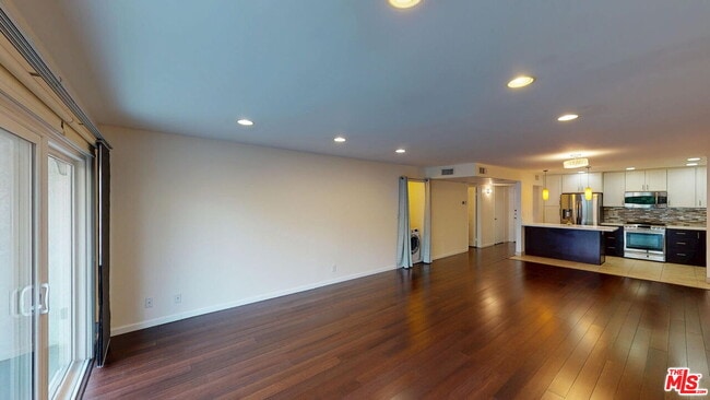 4520 Natick Ave in Los Angeles, CA - Foto de edificio - Building Photo