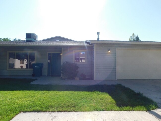 1271 E Carolina Ave in Fruita, CO - Building Photo - Building Photo