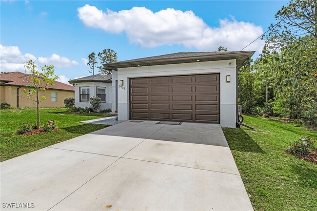 3905 15th St W in Lehigh Acres, FL - Building Photo - Building Photo