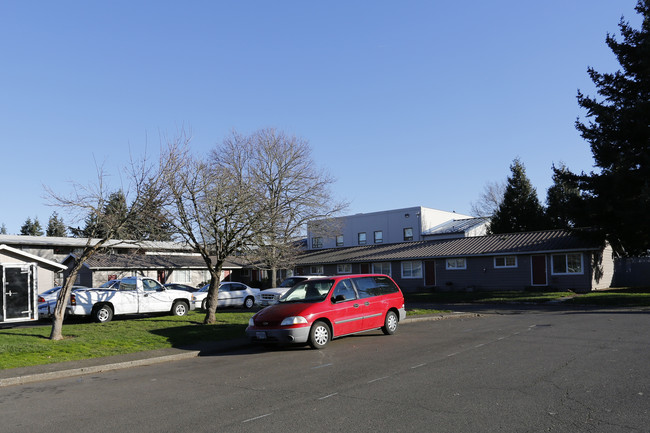 Brookside Manor in Salem, OR - Foto de edificio - Building Photo