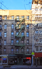 117 Christopher St in New York, NY - Building Photo - Building Photo