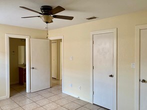 800 W Bronze Dr-Unit -Apt 2 in Pharr, TX - Building Photo - Building Photo