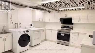 26 Kentish Crescent in Toronto, ON - Building Photo - Building Photo