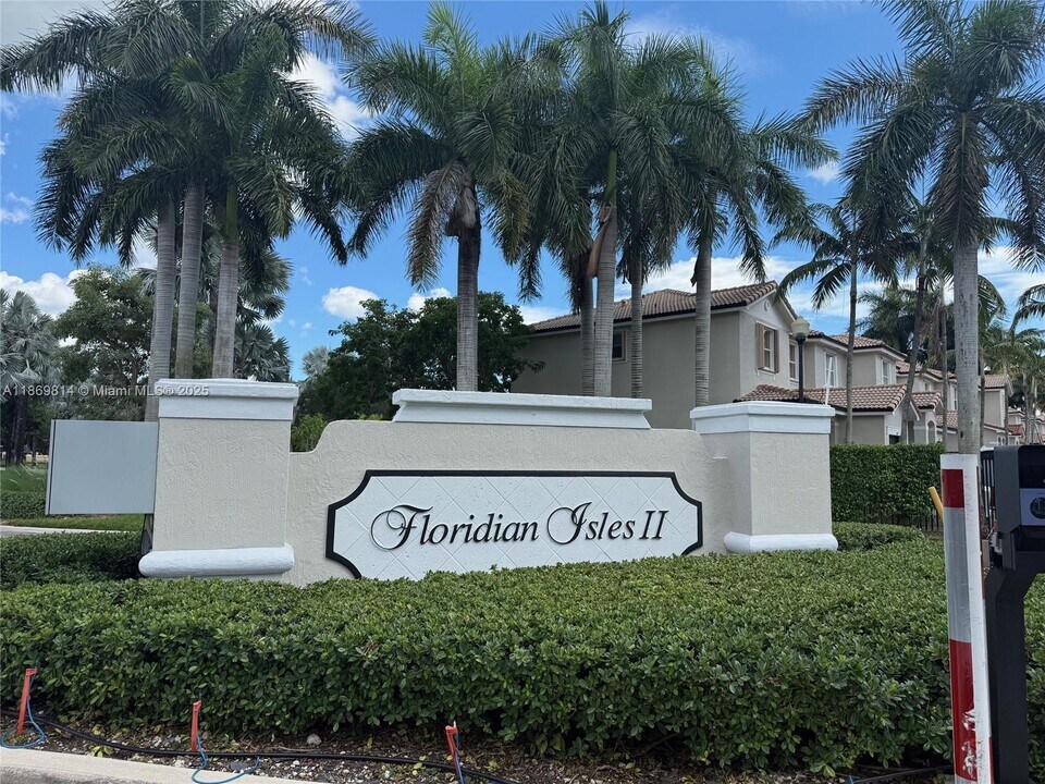 4184 NE 9th St in Homestead, FL - Building Photo