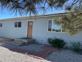 1606 Pecan Cir in Gallup, NM - Building Photo