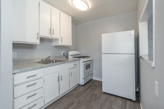 Desert Fountains at Palm Desert in Palm Desert, CA - Building Photo - Interior Photo