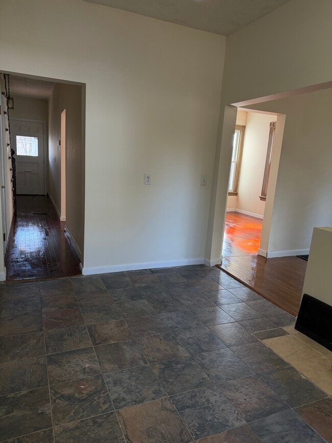 123 High St in Bristol, CT - Building Photo - Building Photo