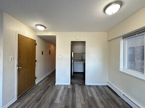 1400 Chicago Ave, Unit 802 in Evanston, IL - Building Photo - Building Photo