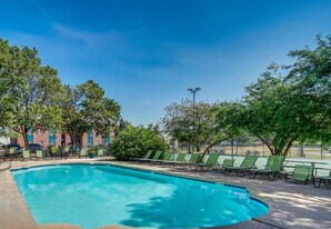 Estrella in Denver, CO - Building Photo