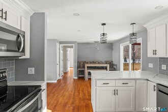 17 Champlain Dr in Old Lyme, CT - Building Photo - Building Photo