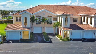 117 Lancha Cir in Indian Harbour Beach, FL - Building Photo