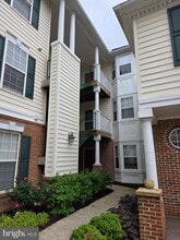 43134 Watercrest Square, Unit 304 in Chantilly, VA - Foto de edificio - Building Photo