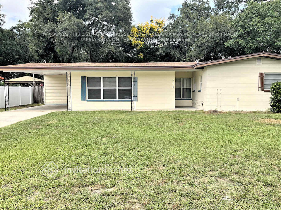 506 N Everina Cir in Brandon, FL - Building Photo