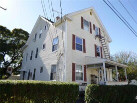 194 Francis Ave in Pawtucket, RI - Building Photo