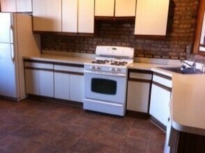 3511 N Sheffield Ave, Unit 2 in Chicago, IL - Building Photo - Building Photo