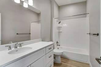 10346 S Beetdigger Blvd in Sandy, UT - Building Photo - Building Photo