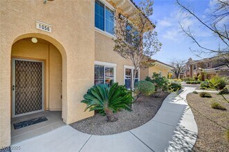 820 Canterra St in Las Vegas, NV - Building Photo - Building Photo