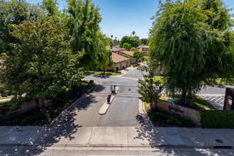 1001 Mohawk St in Bakersfield, CA - Building Photo - Building Photo