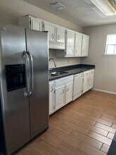 700 W Fern Ave, Unit 22 in McAllen, TX - Foto de edificio - Building Photo