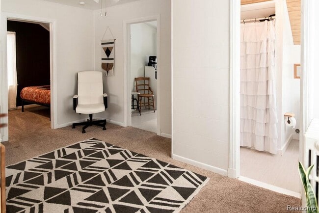 22101 Nowlin St in Dearborn, MI - Building Photo - Building Photo