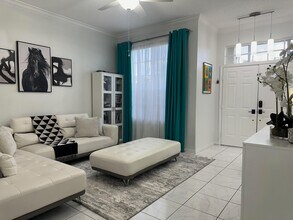 717 Lake Wellington Dr in Wellington, FL - Building Photo - Building Photo