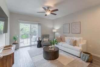 Regency Gardens in Bryan, TX - Building Photo - Building Photo