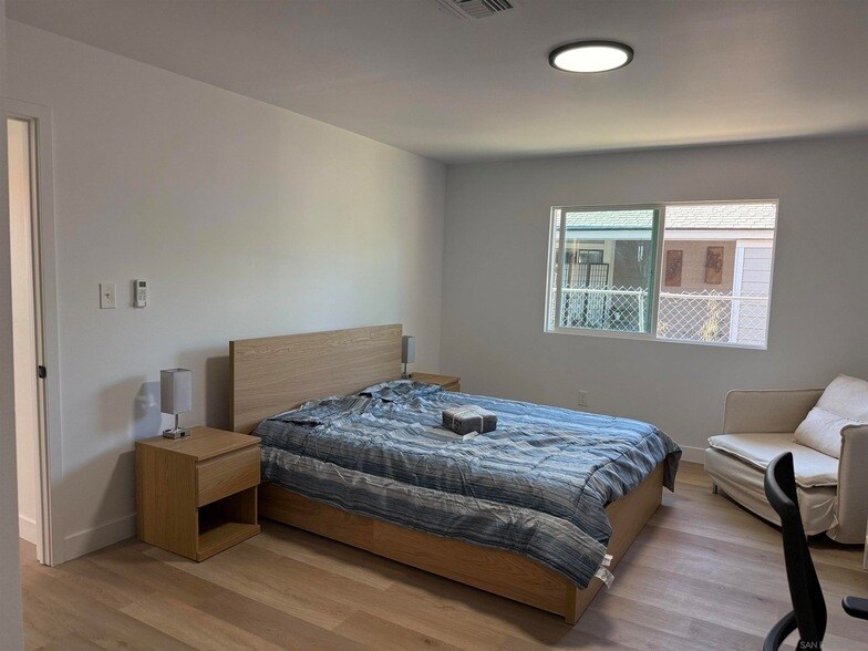664 Carefree Dr, Unit Master's Bedroom in San Diego, CA - Building Photo