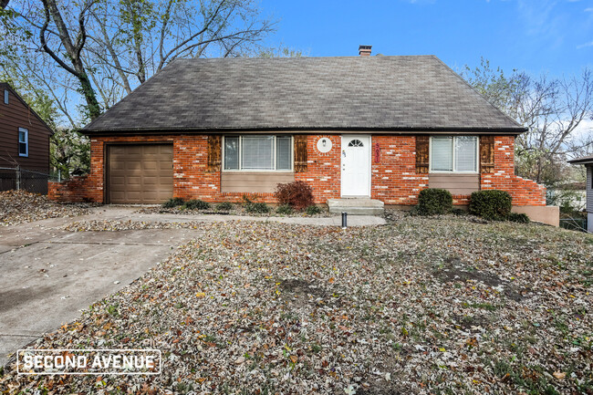 property at 5631 N Quincy Ave