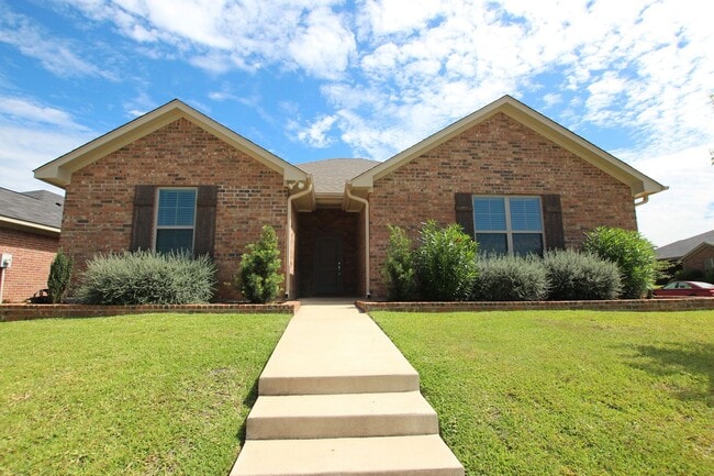 2532 Meadowglen Ct in Tyler, TX - Building Photo - Building Photo