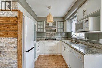3170 Fletcher Crescent in Windsor, ON - Building Photo - Building Photo