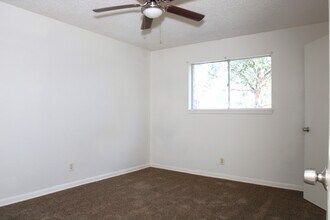 1131 Gifford Rd in Angleton, TX - Building Photo - Building Photo