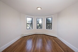 1680 Commonwealth Ave, Unit 2 in Boston, MA - Building Photo - Building Photo