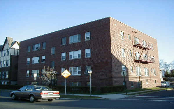 Queen Anne in Belleville, NJ - Foto de edificio