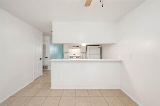 3306 Dolphin Dr in Austin, TX - Building Photo - Building Photo