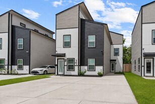 8161 Tate St in Houston, TX - Building Photo