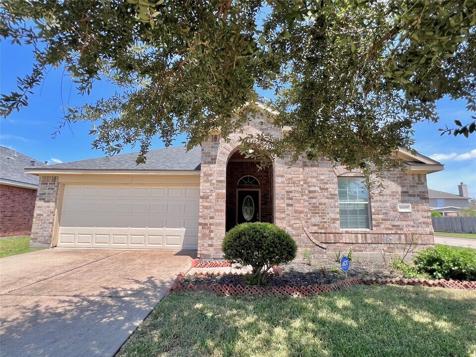 9302 Daisy Cove Ln in Houston, TX - Building Photo