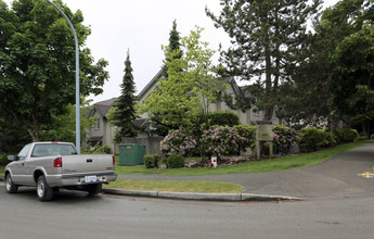 Catherine Anne Court in Burnaby, BC - Building Photo - Building Photo