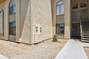 5236 W Peoria Ave in Glendale, AZ - Building Photo