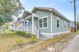 1208 26th St in Galveston, TX - Building Photo - Building Photo